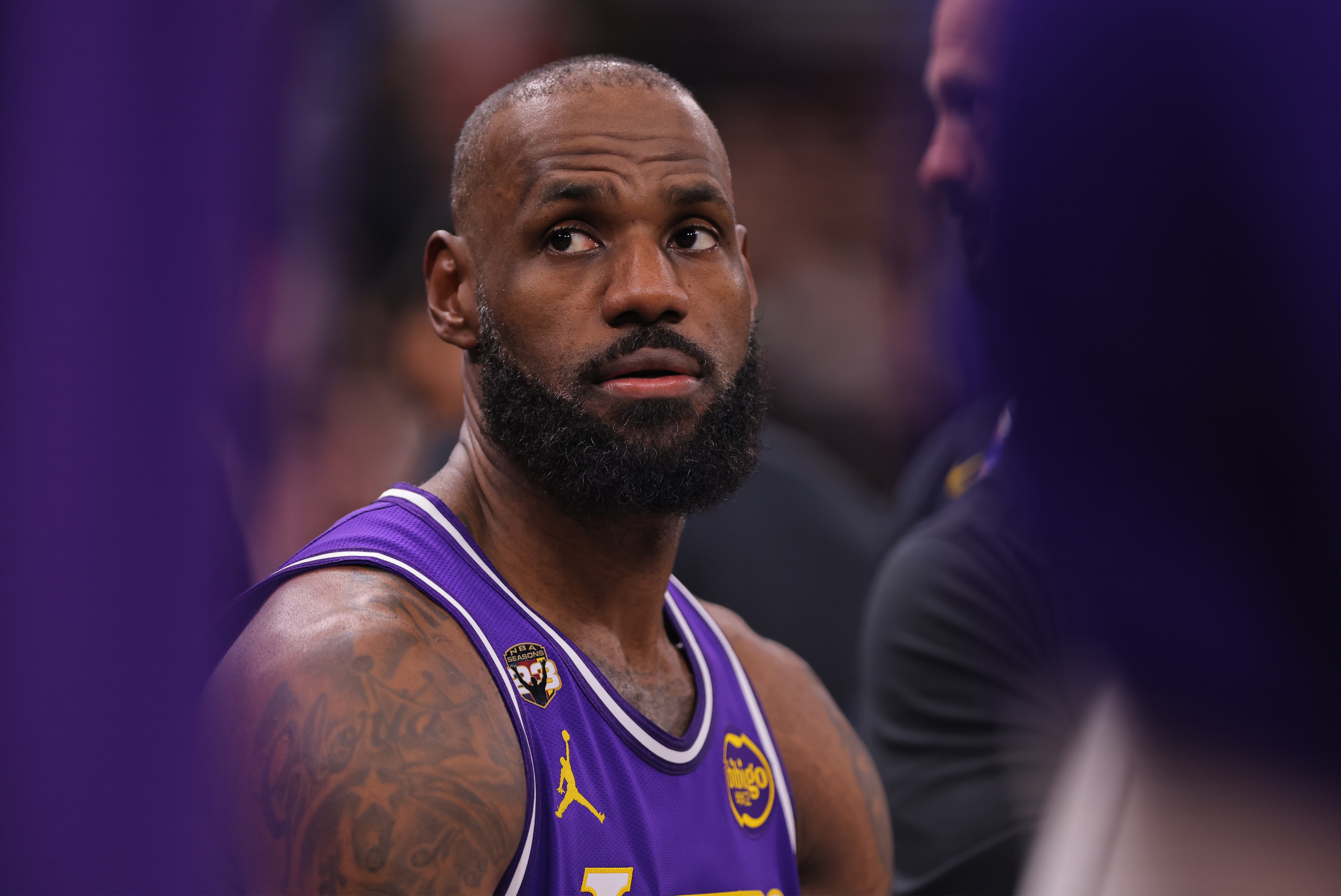 体彩-詹姆斯：背靠背客场身体很难适应不同的床和枕头 跨时区也有影响